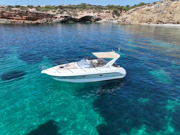 Hire Motorboat Jeanneau with a boat licence