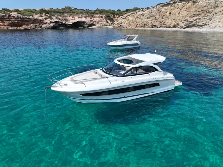 Yacht charter Ibiza Town - Jeanneau Leader 36 on SamBoat