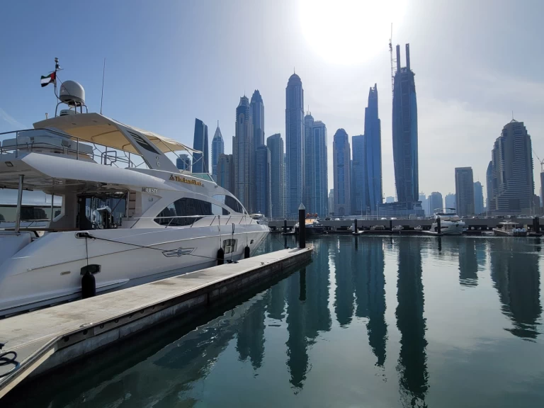 Yacht hire Dubai Marina cheap Refit 2023