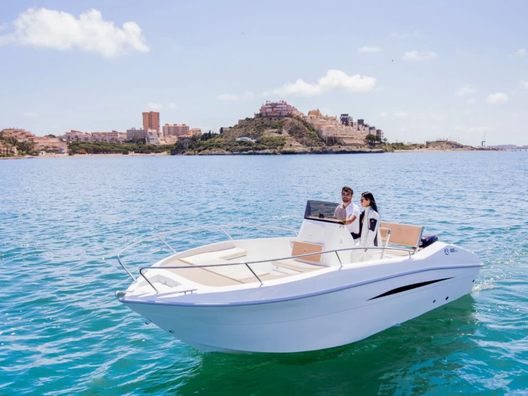 Charter a Astilux Ax-600 Open in Valencia on Samboat