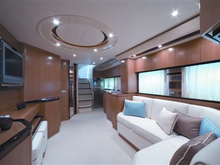 Hire Luxury Yacht Cantieri di Sarnico, Italy  with a boat licence