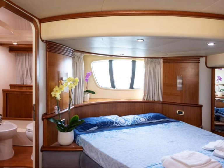 Yacht charter Porto Cervo - Azimut Azimut 62 Fly on SamBoat