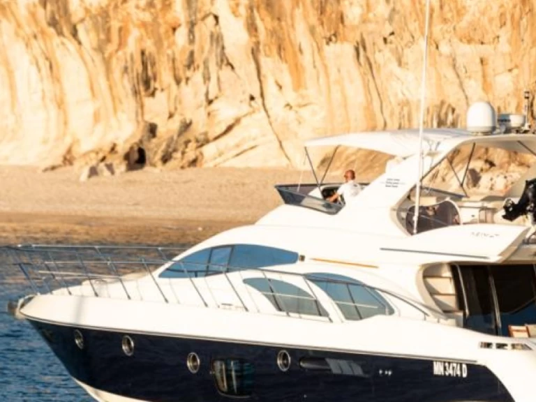 Hire a Azimut Azimut 62 Fly Porto Cervo