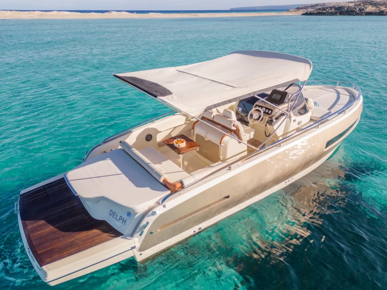 Motorboat to hire Marina Botafoch at the best price