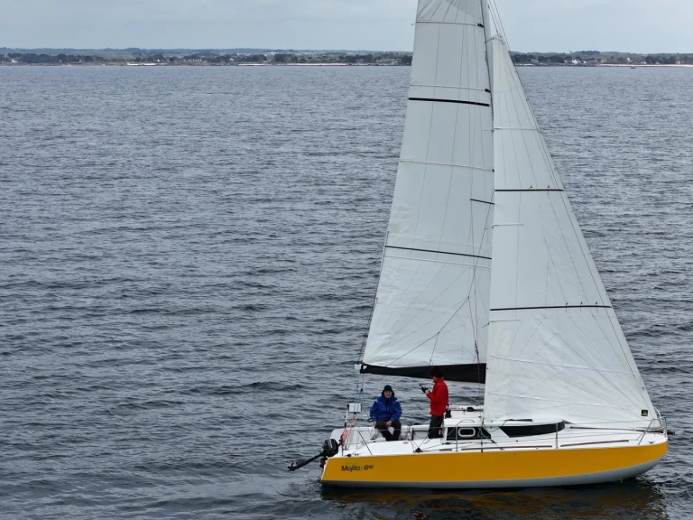 Hire Sailboat IDBmarine with a boat licence