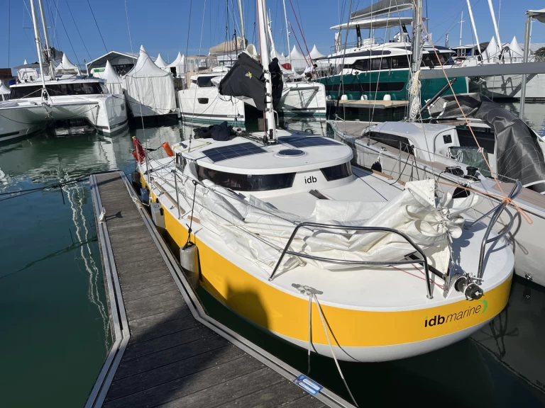Sailboat to hire La Trinité-sur-Mer at the best price