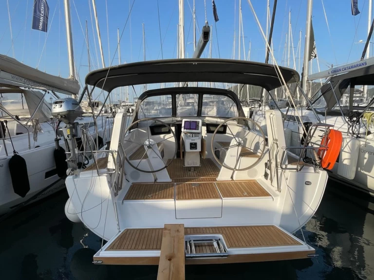 Charter a Hanse Hanse 388 in Lefkáda on Samboat