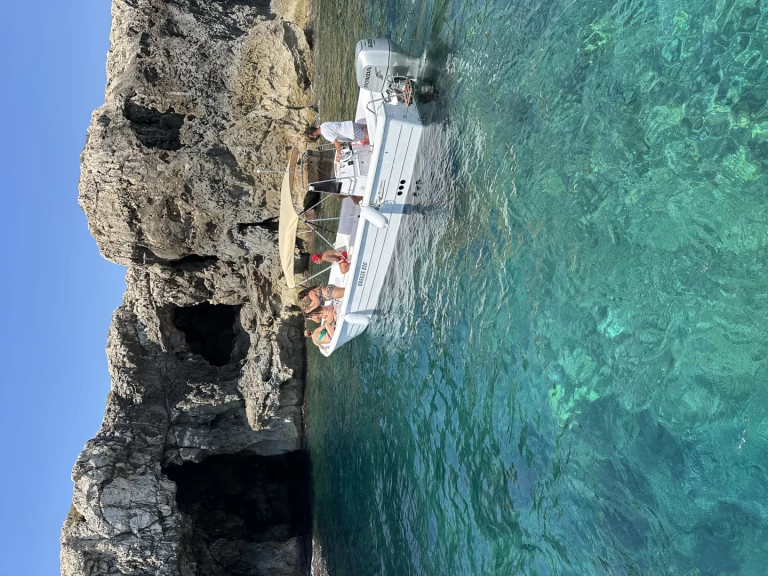 Yacht charter Marzamemi - Conero Breeze 820 on SamBoat