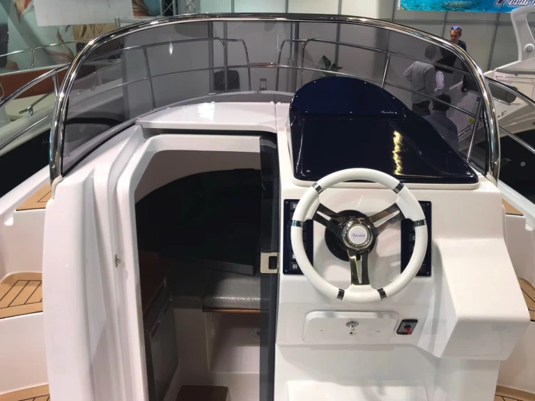 Yacht charter Giardini-Naxos - Aquabat Sport Infinity 850 Lux on SamBoat