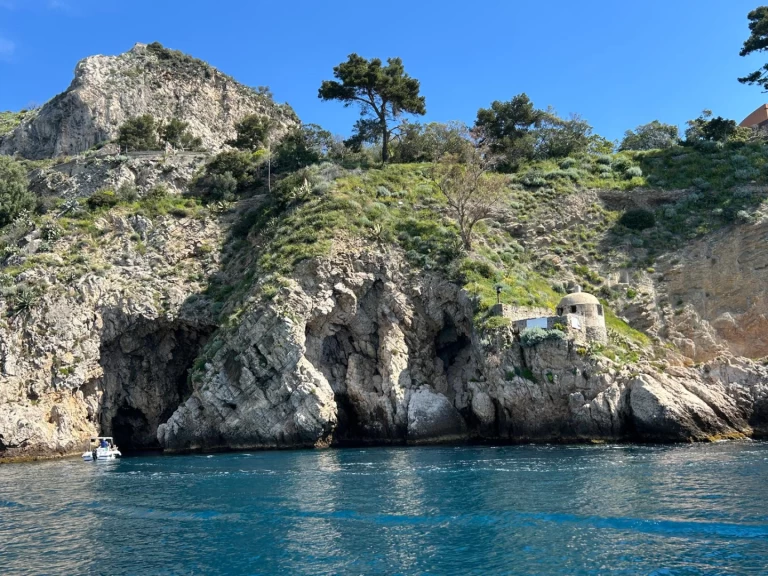 Charter a Aquabat Sport Infinity 850 Lux in Giardini-Naxos on Samboat