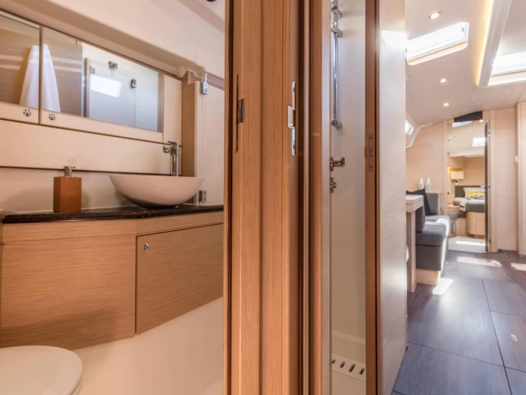 Sailboat to hire Fezzano at the best price