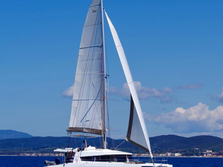 Catamaran to hire Siracusa at the best price