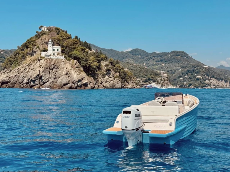 Hire Motorboat VERGA 1958 with a boat licence