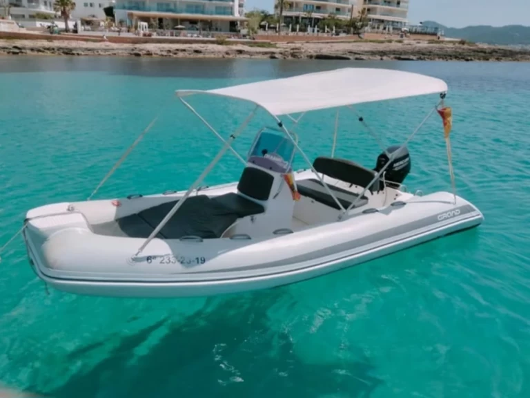 Charter a Grand Boats Golden Line G340EF in Sant Antoni de Portmany on Samboat