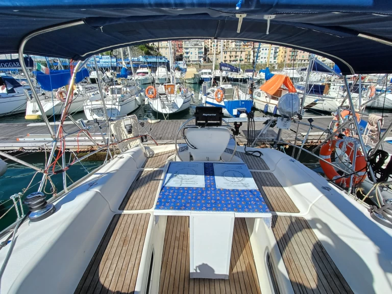 Hire a Bavaria Bavaria 37 Genova