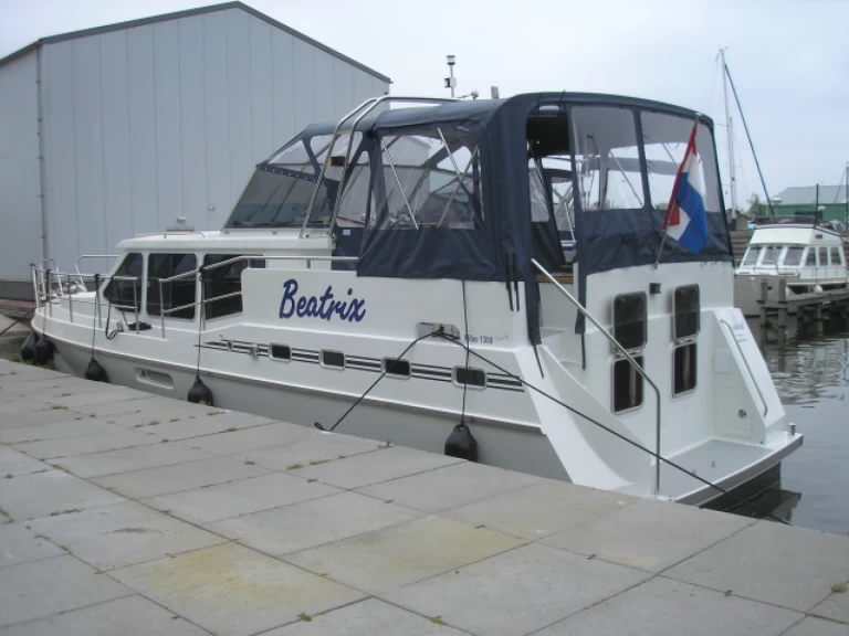 Yacht hire Woudsend cheap hibo 1300