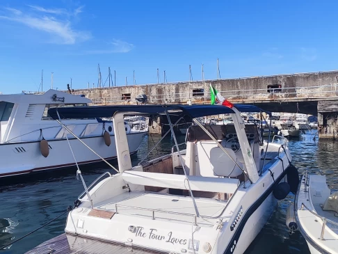 Motorboat to hire Castellammare di Stabia at the best price