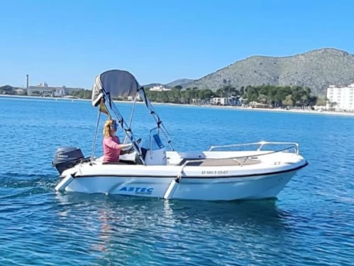 Motorboat hire in Es Canutells - Astec 450 