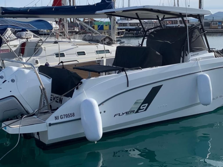 Motorboat hire in Cannes - Bénéteau Flyer 9