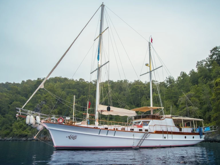 Sailboat to hire Fethiye at the best price