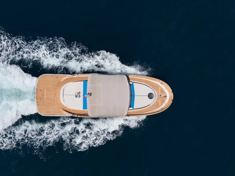 Motorboat to hire Sorrento at the best price