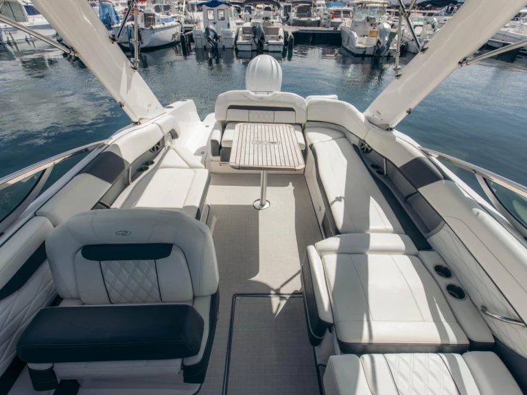 Charter a Régal REGAL 26 in Ajaccio on Samboat