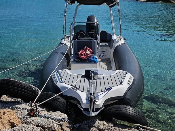 RIB hire in Glyfada - mostro mostro 680 offshore