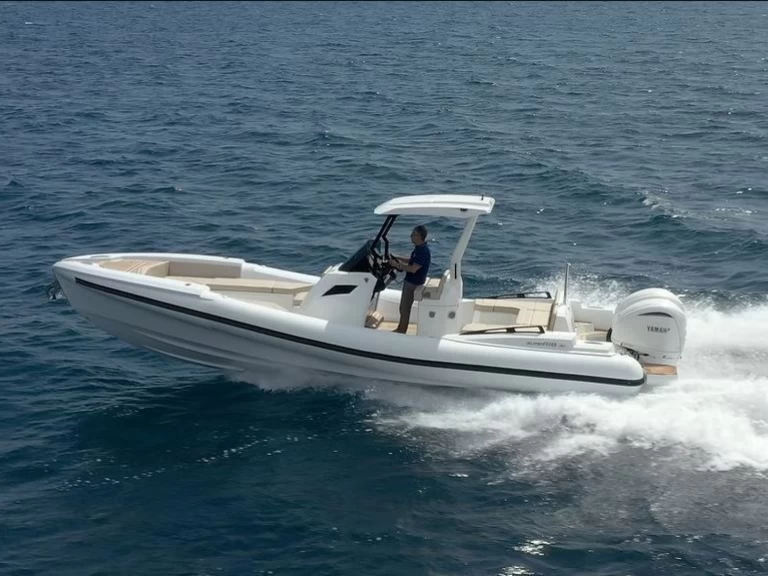 Hire RIB with or without skipper SuperRib Podstrana
