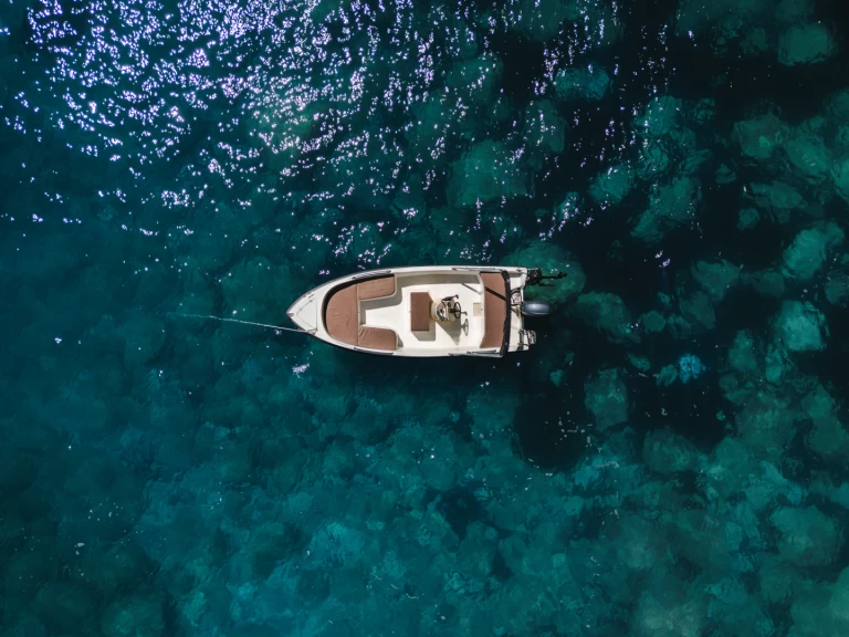 Hire a A Next 510 m Palaiokastrítsa