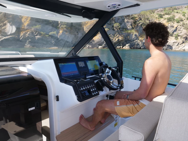 Yacht hire Roses cheap QUARKEN SPORT TOURER