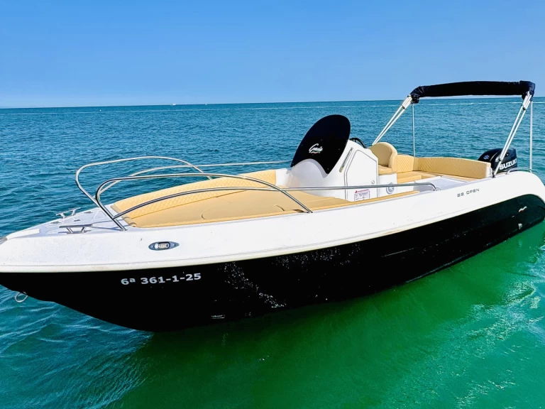 Hire Motorboat Gaia with a boat licence