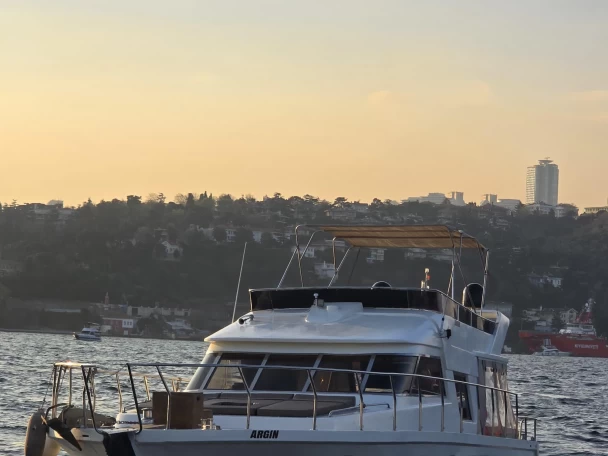 Charter a costom made vip in Beşiktaş on Samboat