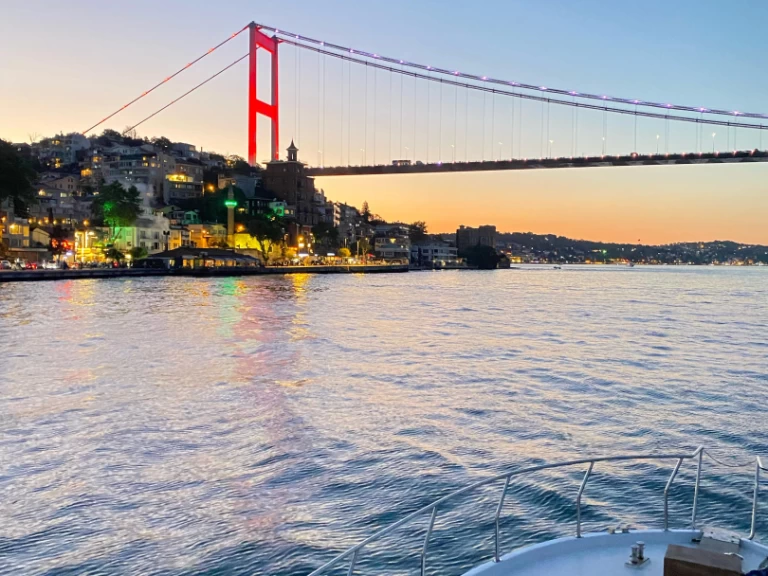 Hire Luxury Yacht with or without skipper costom made Beşiktaş