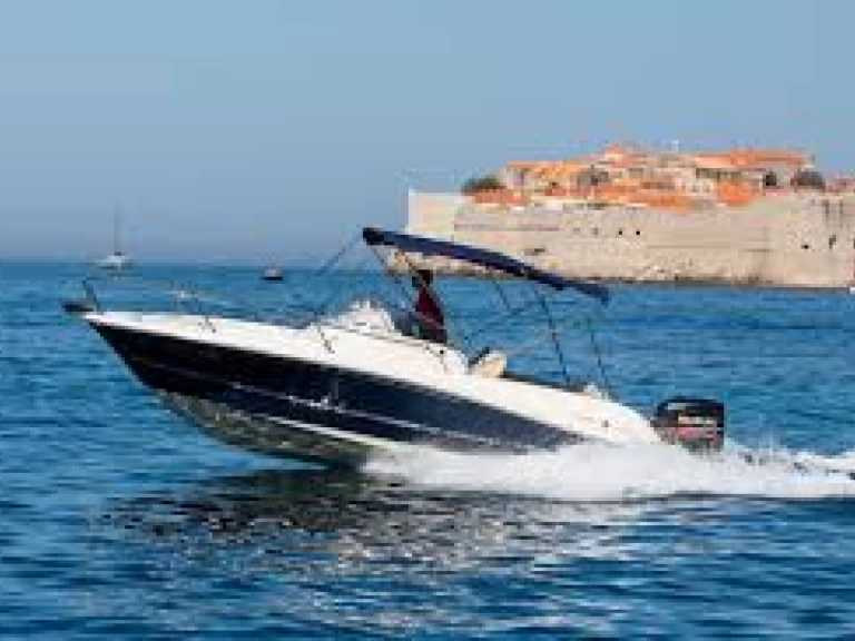 Hire a Jeanneau Cap Camarat 7.15 WA Empuriabrava