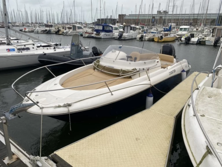 Motorboat hire in Empuriabrava - Jeanneau Cap Camarat 7.15 WA