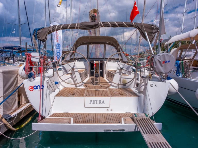 Charter a Hanse Hanse 445 in Fethiye on Samboat