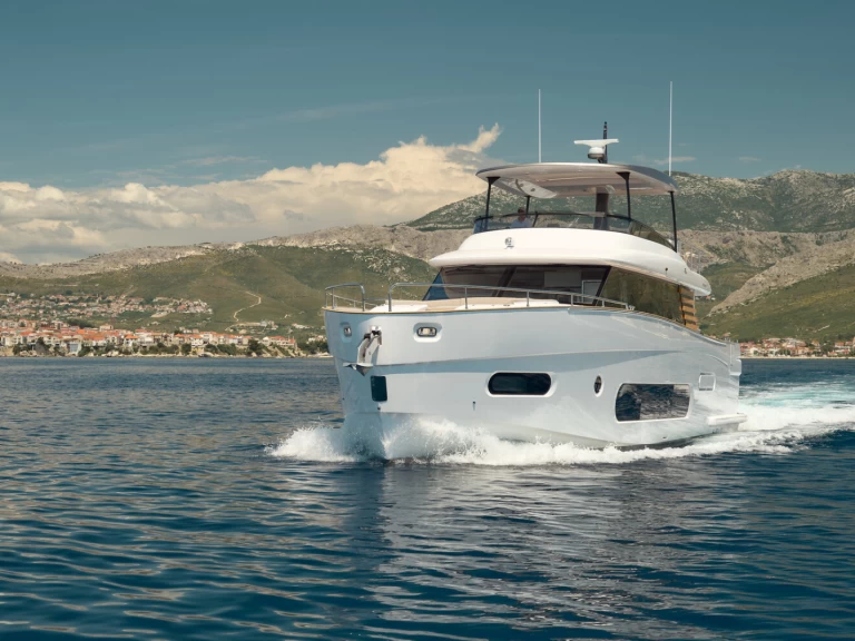 Luxury Yacht hire in Podstrana - Azimut Azimut Magellano 66