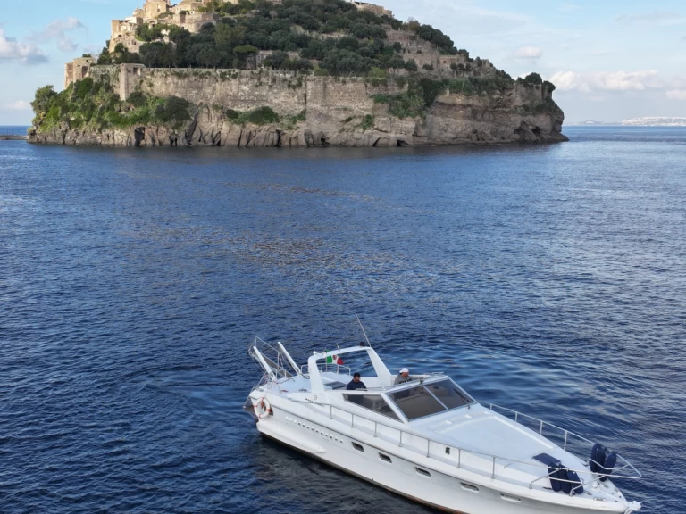Motorboat to hire Ischia at the best price