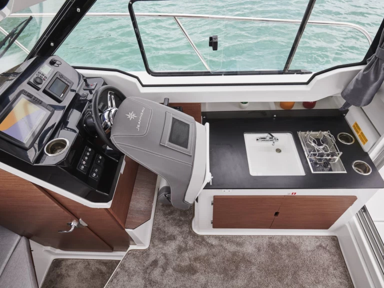 Motorboat hire in Saint-Raphaël - Jeanneau Merry Fisher 795 Series2