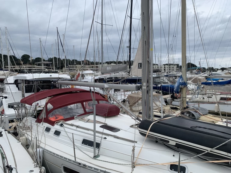 Yacht hire Saint-Mandrier-sur-Mer cheap Oceanis 351 Clipper
