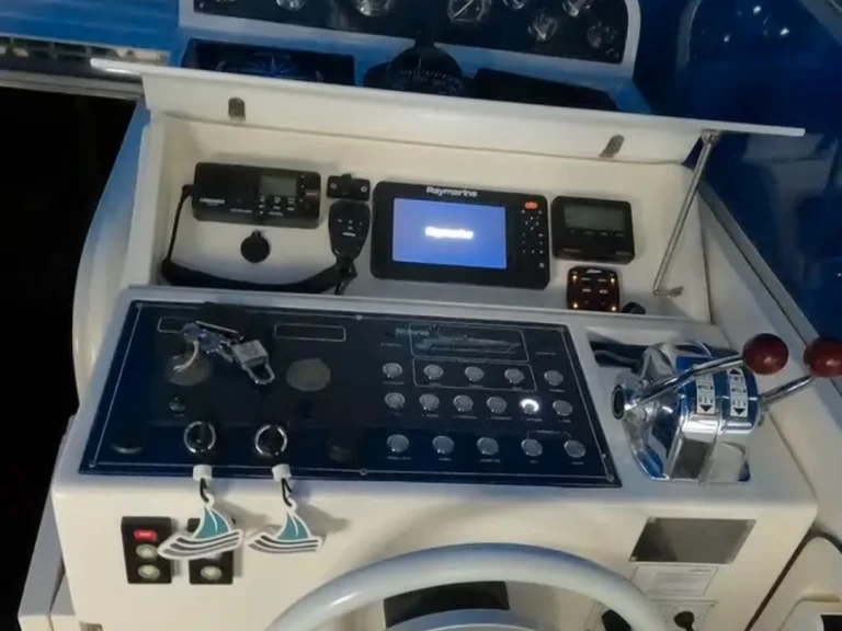 Motorboat hire in Naples - Fiart Fiart 36 Genius