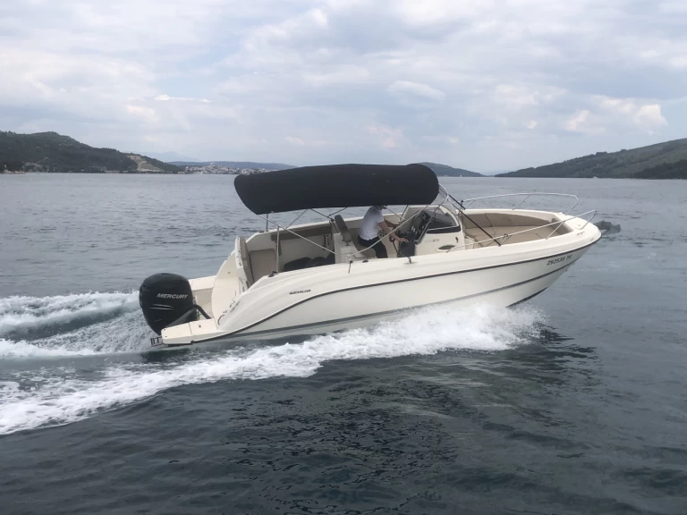 Charter a Quicksilver Activ 805 Open in Trogir on Samboat