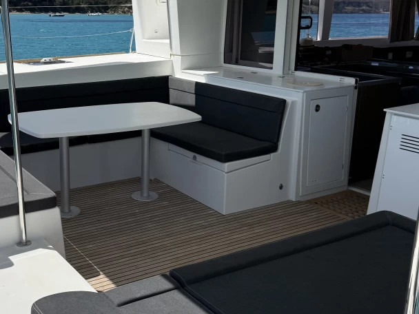 Hire a Lagoon Lagoon 450 F Hyères