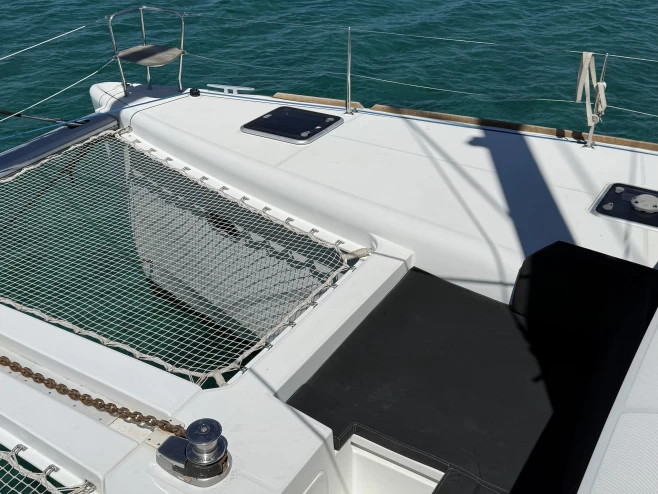 Yacht hire Hyères cheap Lagoon 450 F