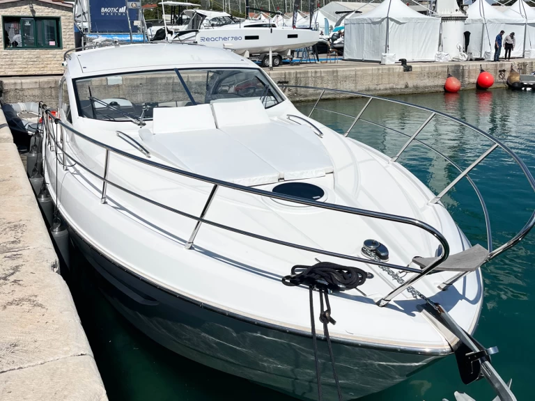 Charter a Sessa Marine Sessa C38 in Seget Donji on Samboat