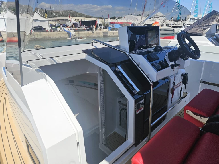 Yacht charter Seget Donji - De Antonio De Antonio D32 on SamBoat