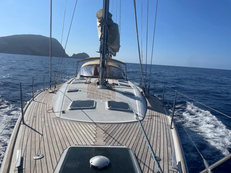 Hire Sailboat Jeanneau with a boat licence