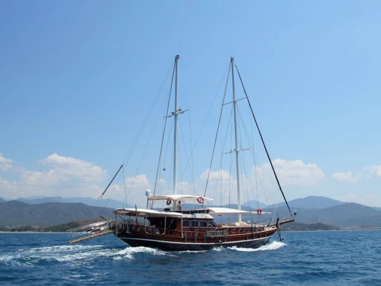 Yacht hire Fethiye cheap wooden