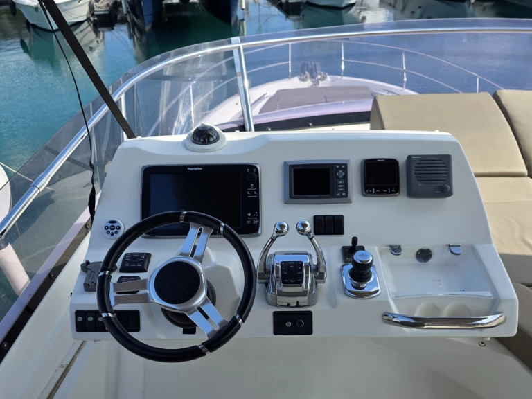 Hire Motorboat with or without skipper Prestige Primošten
