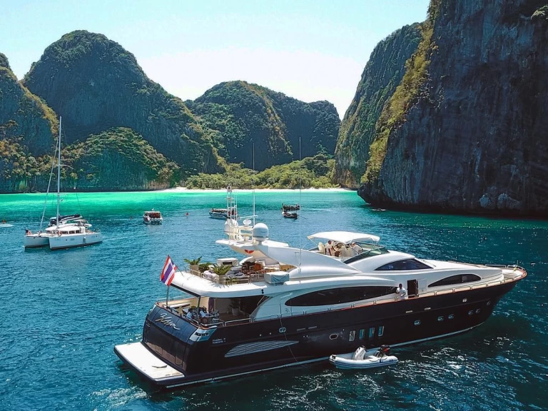 Yacht hire Phuket (City) cheap Astondoa 102